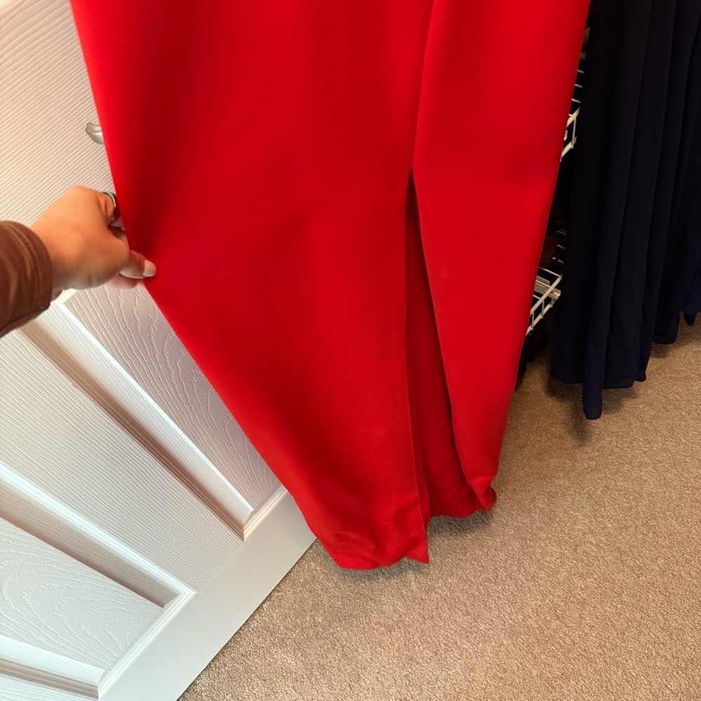 Gown - Picture 2 of 10